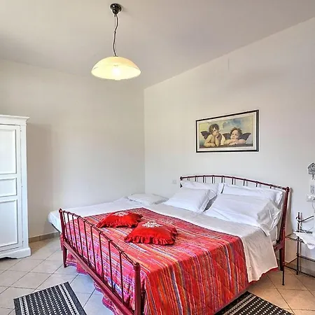 Sleeps 4 Pool Air Con Wifi 公寓