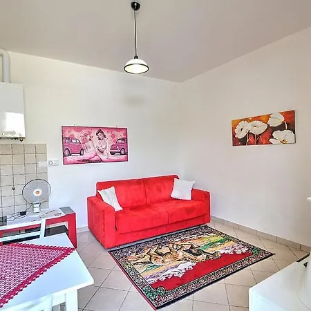 Apartment Sleeps 4 Pool Air Con Wifi Spello
